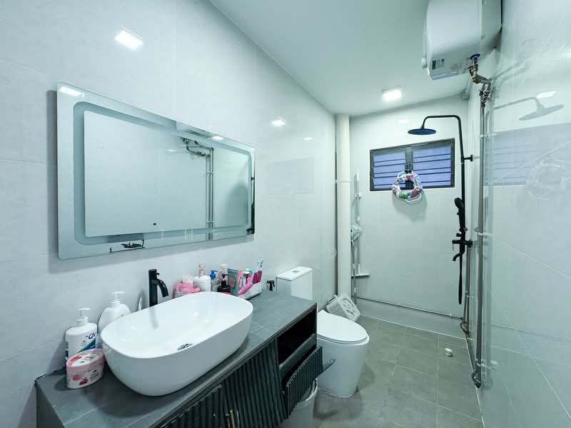 111 Pasir Ris Street 11, 111 Pasir Ris Street 11, 4 Bedrooms, 1,572 sqft, HDB Flat For Sale, by THE SHAFIQ AFFANDI, 500123001 - Bathroom - PropertyGuru.com.sg