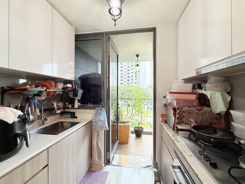 Riverbank at Fernvale, Sengkang West Way/Fernvale, 3 Bedrooms, 1,012 sqft, Condominium For Sale, by Sandy Yong, 500123003 - Kitchen - PropertyGuru.com.sg
