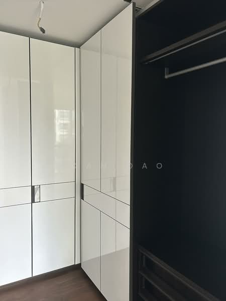 Amber Park, 14 Amber Gardens, 5 Bedrooms, 2,142 sqft, Condominium For Sale, by Adam Dao, 500123008 - Walk in wardrobe - PropertyGuru.com.sg