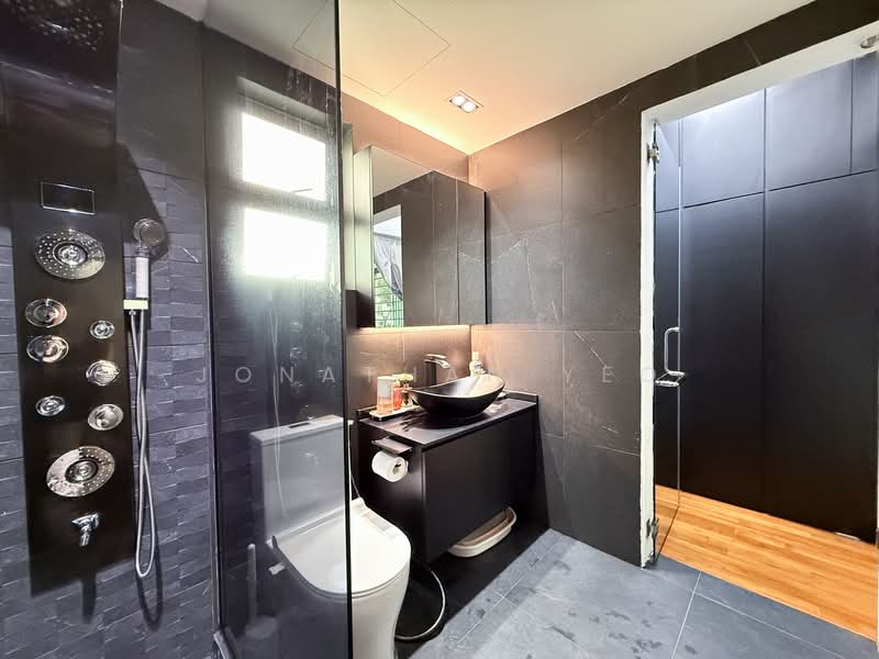 Merawoods, , 2 Bedrooms, 1,001 sqft, Condominium For Sale, by Jonathan Yeo, 500123014 - Bathroom - PropertyGuru.com.sg