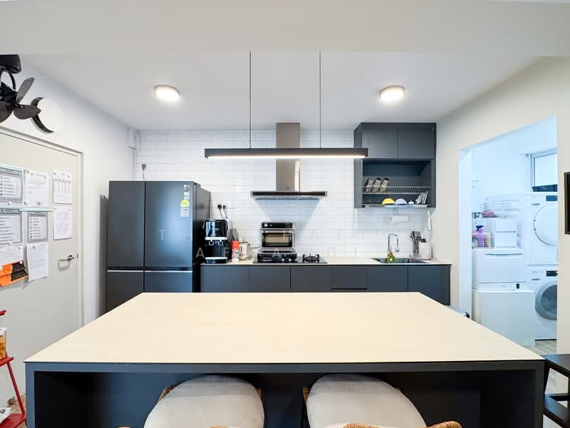 439B Bukit Batok West Avenue 8, 439B Bukit Batok West Avenue 8, 3 Bedrooms, 1,216 sqft, HDB Flat For Sale, by THE SHAFIQ AFFANDI, 500123015 - Kitchen - PropertyGuru.com.sg