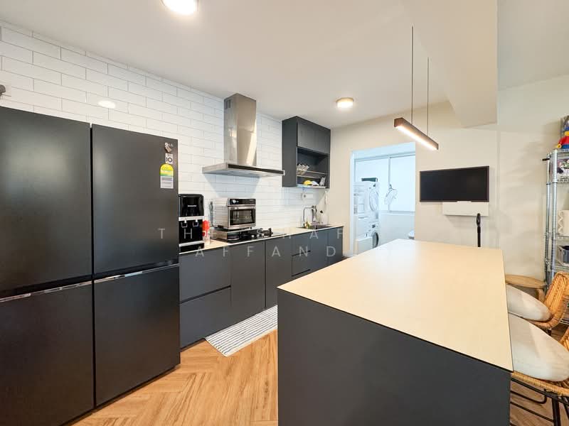 439B Bukit Batok West Avenue 8, 439B Bukit Batok West Avenue 8, 3 Bedrooms, 1,216 sqft, HDB Flat For Sale, by THE SHAFIQ AFFANDI, 500123015 - Kitchen - PropertyGuru.com.sg