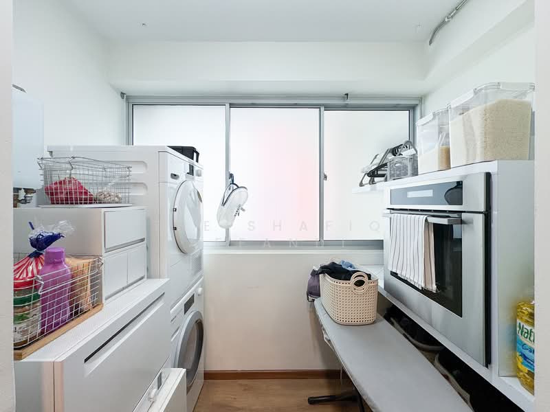 439B Bukit Batok West Avenue 8, 439B Bukit Batok West Avenue 8, 3 Bedrooms, 1,216 sqft, HDB Flat For Sale, by THE SHAFIQ AFFANDI, 500123015 - Service Yard - PropertyGuru.com.sg