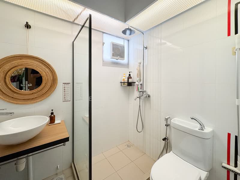 439B Bukit Batok West Avenue 8, 439B Bukit Batok West Avenue 8, 3 Bedrooms, 1,216 sqft, HDB Flat For Sale, by THE SHAFIQ AFFANDI, 500123015 - Bathroom - PropertyGuru.com.sg