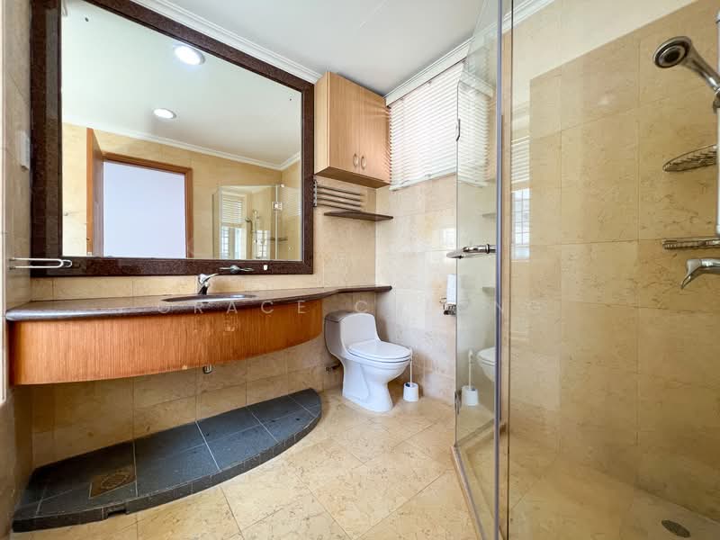 Haig Court, 152 Haig Road, 4 Bedrooms, 1,550 sqft, Condominium For Rent, by Grace Cheong, 500123021 - Master Bathroom - PropertyGuru.com.sg