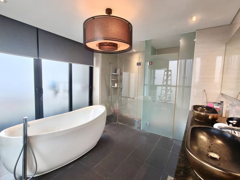 Avant Parc, Wak Hassan Place, 6 Bedrooms, 5,576 sqft, Terraced House For Sale, by Charlyene Choo 朱慧玲, 500123030 - Luxurious Master Bathroom - PropertyGuru.com.sg