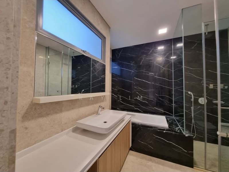 Woodhaven, 71 Woodgrove Avenue, 4 Bedrooms, 3,358 sqft, Condominium For Sale, by Ray Lim, 500123049 - Bathroom - PropertyGuru.com.sg