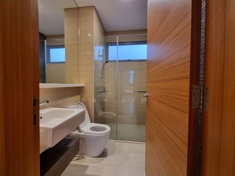 Woodhaven, 71 Woodgrove Avenue, 4 Bedrooms, 3,358 sqft, Condominium For Sale, by Ray Lim, 500123049 - Bathroom - PropertyGuru.com.sg