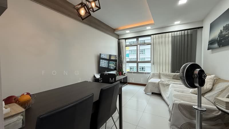 450C Sengkang West Way, 450C Sengkang West Way, 2 Bedrooms, 721 sqft, HDB Flat For Sale, by Fong Lai Cheng Jasmine, 500123053 - Living Room - PropertyGuru.com.sg