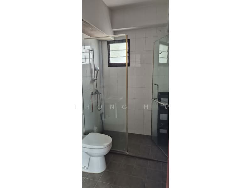 266C Punggol Way, 266C Punggol Way, 3 Bedrooms, 990 sqft, HDB Flat For Sale, by THONG H P, 500123055 - Master Bathroom - PropertyGuru.com.sg