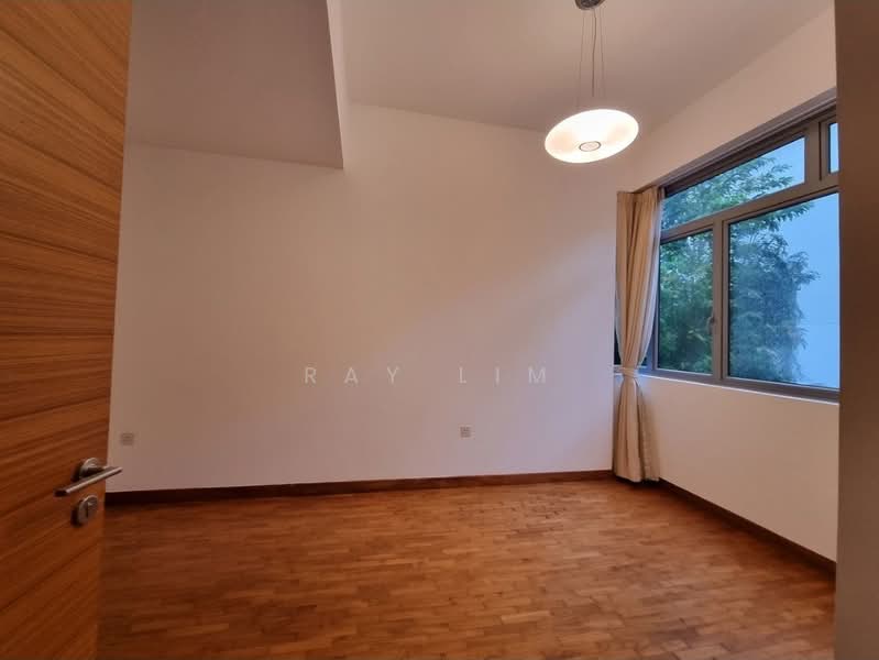 Woodhaven, 71 Woodgrove Avenue, 4 Bedrooms, 3,357 sqft, Condominium For Sale, by Ray Lim, 500123059 - Bedroom - PropertyGuru.com.sg