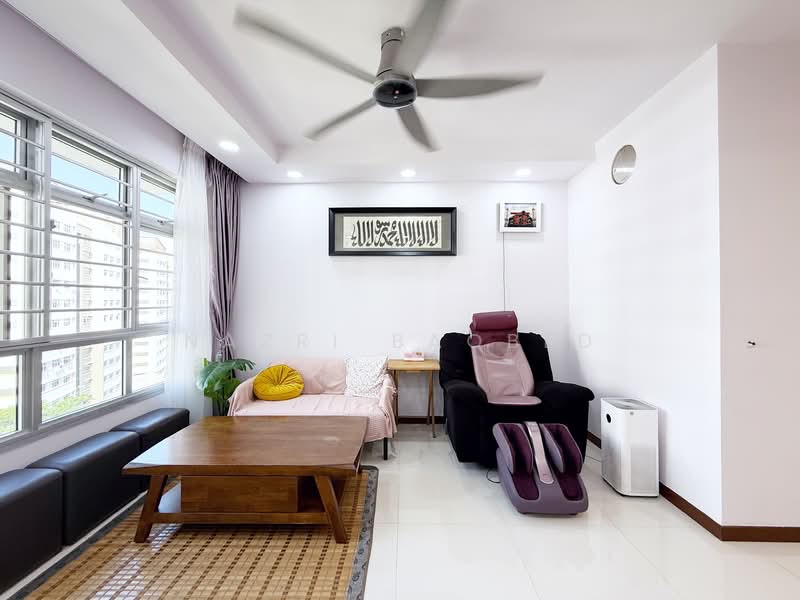 691D Woodlands Drive 73, 691D Woodlands Drive 73, 3 Bedrooms, 1,001 sqft, HDB Flat For Sale, by Nazri Baobed, 500123061 - Living Room - PropertyGuru.com.sg
