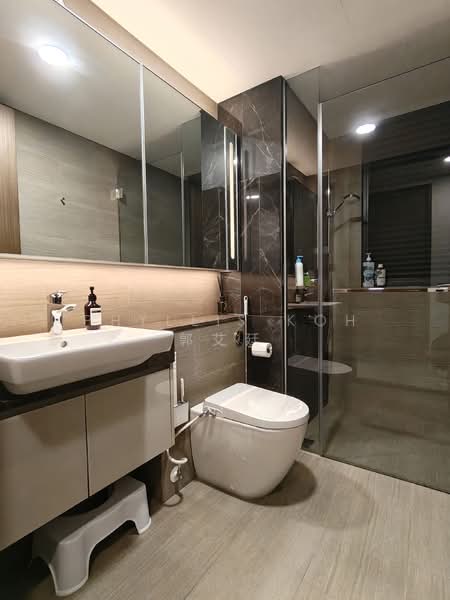 Parc Esta, 912 Sims Avenue, 3 Bedrooms, 840 sqft, Condominium For Sale, by Phyllis Koh 郭艾廷, 500123064 - Bathroom - PropertyGuru.com.sg
