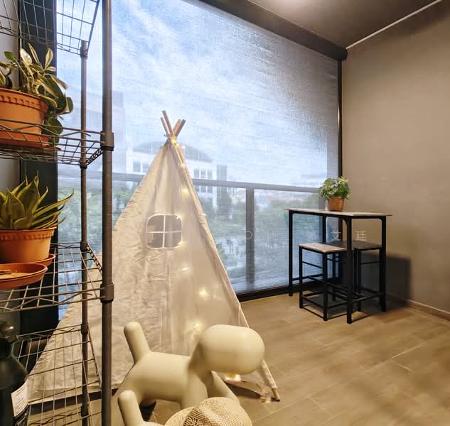 Parc Esta, 912 Sims Avenue, 3 Bedrooms, 840 sqft, Condominium For Sale, by Phyllis Koh 郭艾廷, 500123064 - Balcony - PropertyGuru.com.sg