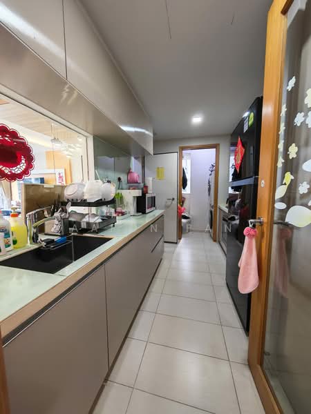 Prive, 31 Punggol Field, 3 Bedrooms, 1,130 sqft, Executive Condominium For Rent, by Aaron Pan, 500123066 - Kitchen - PropertyGuru.com.sg