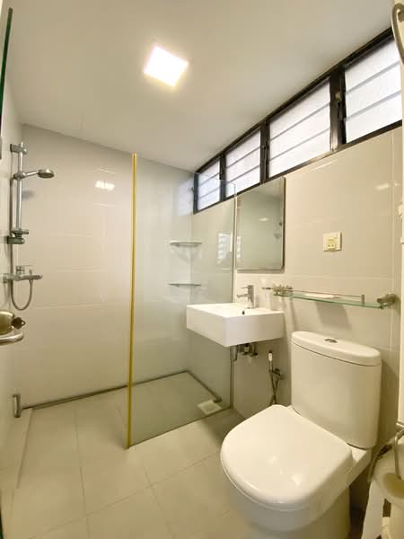 Neptune Court, 4 Marine Vista, 3 Bedrooms, 1,636 sqft, Apartment For Rent, by Vince Lee, 500123074 - Bathroom - PropertyGuru.com.sg