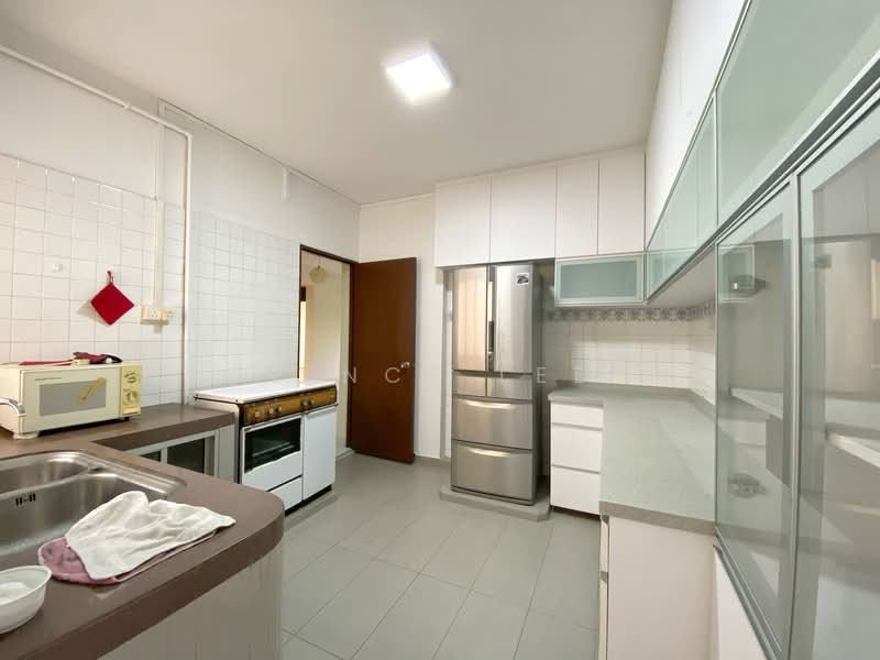 Neptune Court, 4 Marine Vista, 3 Bedrooms, 1,636 sqft, Apartment For Rent, by Vince Lee, 500123074 - Kitchen - PropertyGuru.com.sg