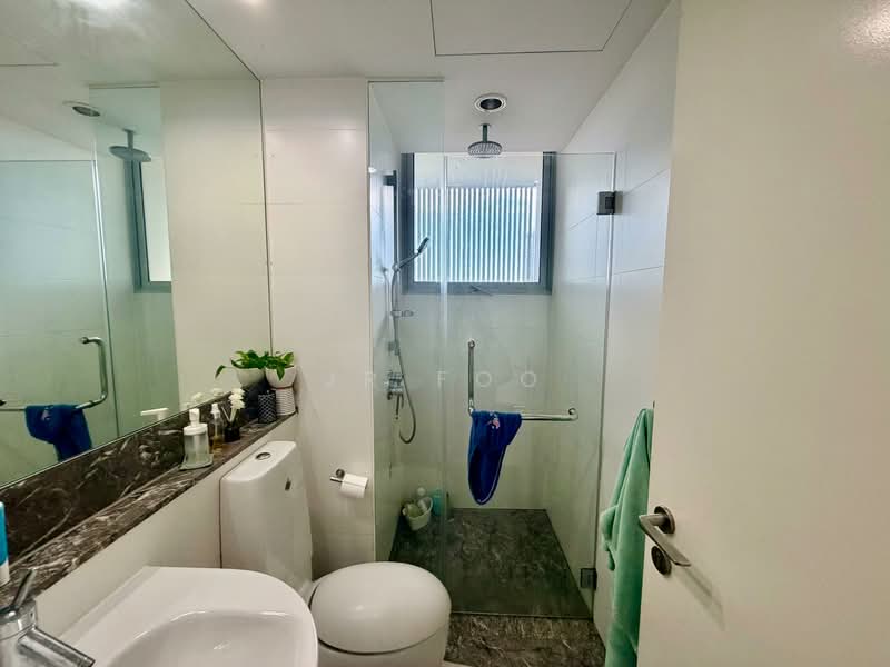 Sky @ Eleven, 11 Thomson Lane, 3 Bedrooms, 1,851 sqft, Condominium For Rent, by JR Foo, 500123080 - Bathroom - PropertyGuru.com.sg
