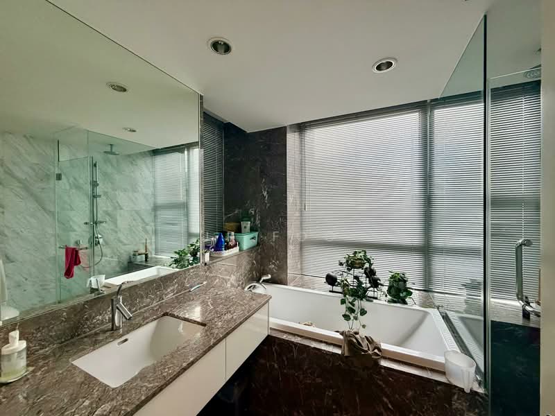 Sky @ Eleven, 11 Thomson Lane, 3 Bedrooms, 1,851 sqft, Condominium For Rent, by JR Foo, 500123080 - Bathroom - PropertyGuru.com.sg