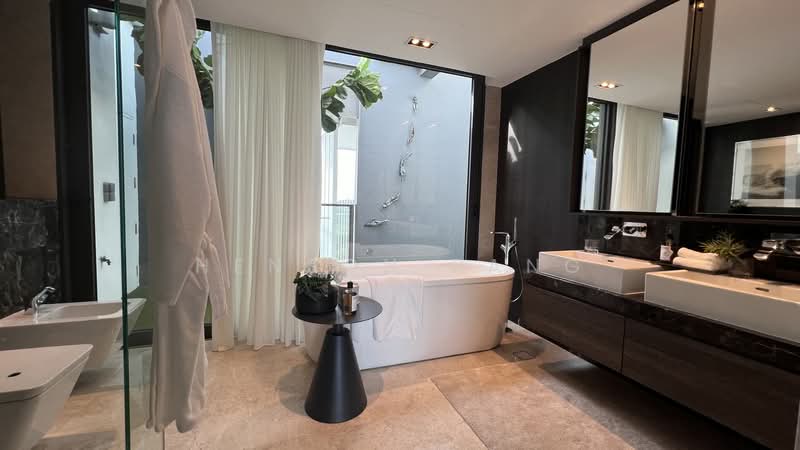 Cape Royale, 17 Cove Way, 3 Bedrooms, 3,391 sqft, Condominium For Sale, by Henson Pang, 500123091 - Bathroom - PropertyGuru.com.sg