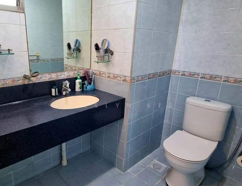 48 Strathmore Avenue, 48 Strathmore Avenue, 3 Bedrooms, 1,184 sqft, HDB Flat For Sale, by Jesslyn Ker, 500123104 - Bathroom - PropertyGuru.com.sg
