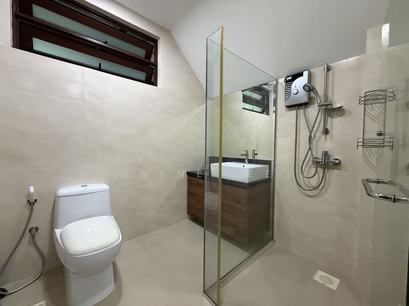 Bunga Rampai Park, Jalan Bunga Rampai, 9 Bedrooms, 5,000 sqft, Corner Terrace For Rent, by Irene See, 500123112 - Bathroom - PropertyGuru.com.sg