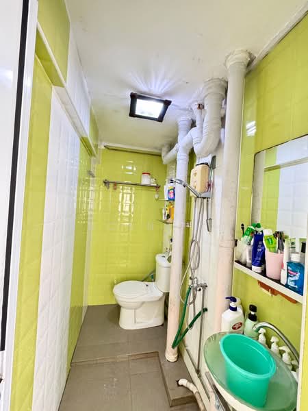 52 Circuit Road, 52 Circuit Road, 2 Bedrooms, 603 sqft, HDB Flat For Sale, by Vincent Koh, 500123121 - Bathroom - PropertyGuru.com.sg