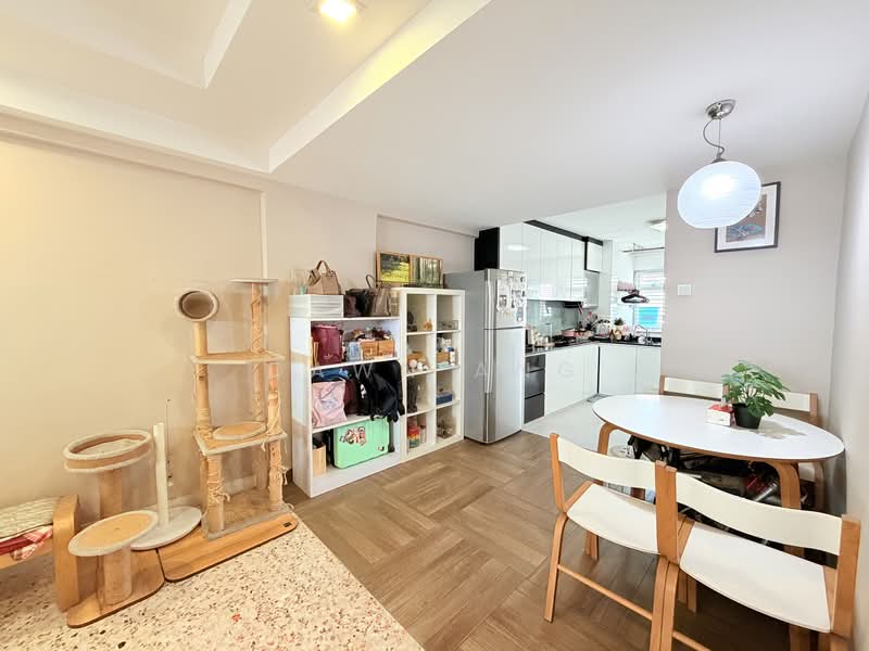 457 Ang Mo Kio Avenue 10, 457 Ang Mo Kio Avenue 10, 2 Bedrooms, 807 sqft, HDB Flat For Sale, by Dawn Ang, 500123122 - Living Room - PropertyGuru.com.sg