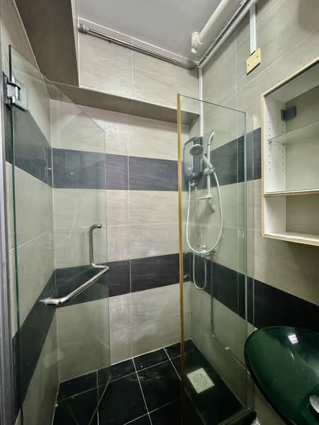 19 Cantonment Close, 19 Cantonment Close, 3 Bedrooms, 968 sqft, HDB Flat For Rent, by Jeremy Tan, 500123132 - Bathroom - PropertyGuru.com.sg