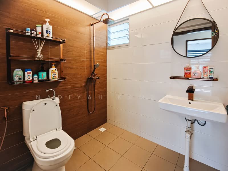 876A Tampines Avenue 8, 876A Tampines Avenue 8, 3 Bedrooms, 1,216 sqft, HDB Flat For Sale, by Nadiyah Kamsani, 500123136 - Bathroom - PropertyGuru.com.sg