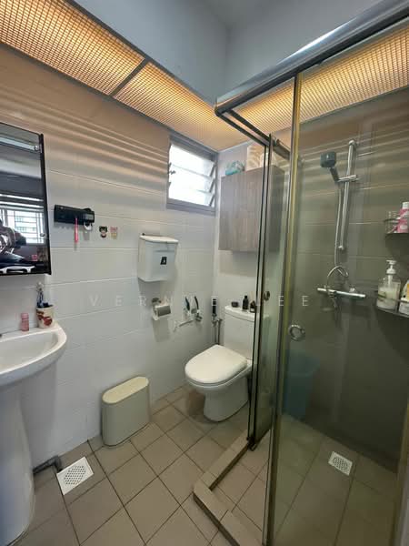 220B Sumang Lane, 220B Sumang Lane, 2 Bedrooms, 732 sqft, HDB Flat For Sale, by Vernie Lee, 500123142 - Bathroom - PropertyGuru.com.sg
