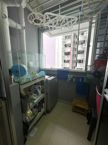 220B Sumang Lane, 220B Sumang Lane, 2 Bedrooms, 732 sqft, HDB Flat For Sale, by Vernie Lee, 500123142 - Kitchen - PropertyGuru.com.sg
