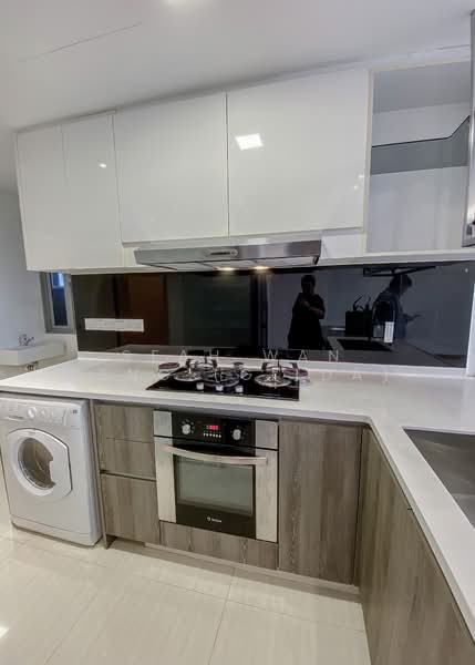 Woodhaven, 77 Woodgrove Avenue, 3 Bedrooms, 1,119 sqft, Condominium For Sale, by Seah Wan Peng (Gilda), 500123146 - Kitchen - PropertyGuru.com.sg