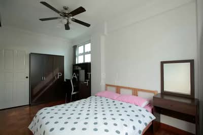 For Rent - Crescendo Building