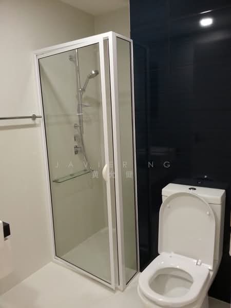 The Interlace, 180 Depot Road, 2 Bedrooms, 1,044 sqft, Condominium For Rent, by Javier Ng 黄允健, 500123150 - Bathroom - PropertyGuru.com.sg