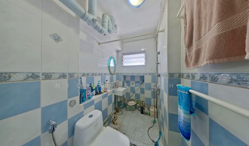 829 Yishun Street 81, 829 Yishun Street 81, 2 Bedrooms, 785 sqft, HDB Flat For Sale, by Nicholas Cho, 500123165 - Bathroom - PropertyGuru.com.sg