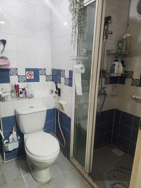 676B Jurong West Street 64, 676B Jurong West Street 64, 3 Bedrooms, 1,184 sqft, HDB Flat For Sale, by Tan Chee Kiong, 500123166 - Bathroom - PropertyGuru.com.sg