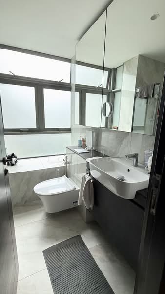 The Infiniti, 39B West Coast Park, 2 Bedrooms, 1,066 sqft, Condominium For Rent, by Colin Jon Ng, 500123168 - Bathroom - PropertyGuru.com.sg