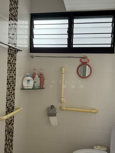 332 Ang Mo Kio Avenue 1, 332 Ang Mo Kio Avenue 1, 2 Bedrooms, 732 sqft, HDB Flat For Sale, by Michelle Shah 蔡美华, 500123188 - Bathroom - PropertyGuru.com.sg