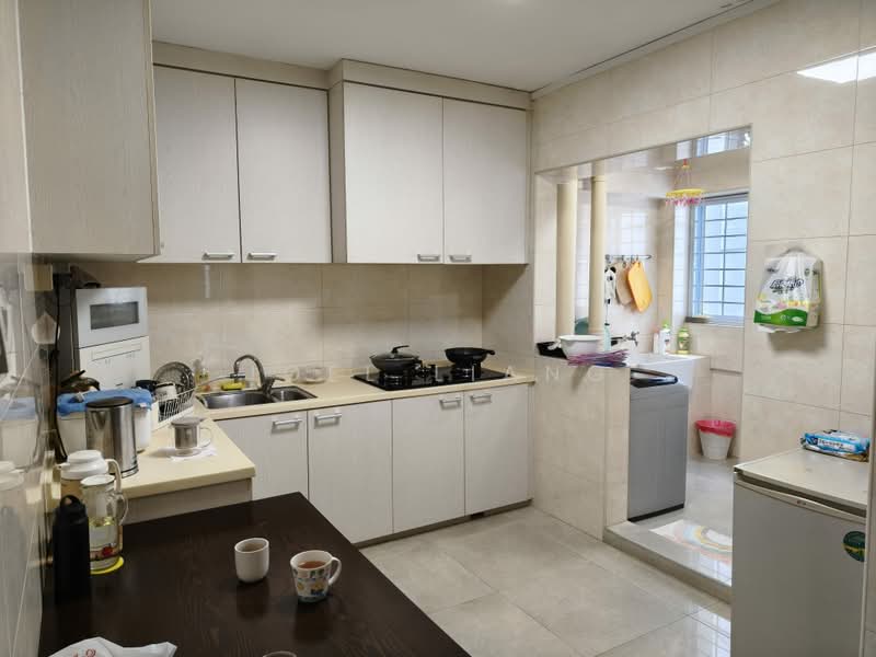 155 Lorong 1 Toa Payoh, 155 Lorong 1 Toa Payoh, 3 Bedrooms, 1,087 sqft, HDB Flat For Sale, by Joel Liang, 500123189 - Kitchen - PropertyGuru.com.sg