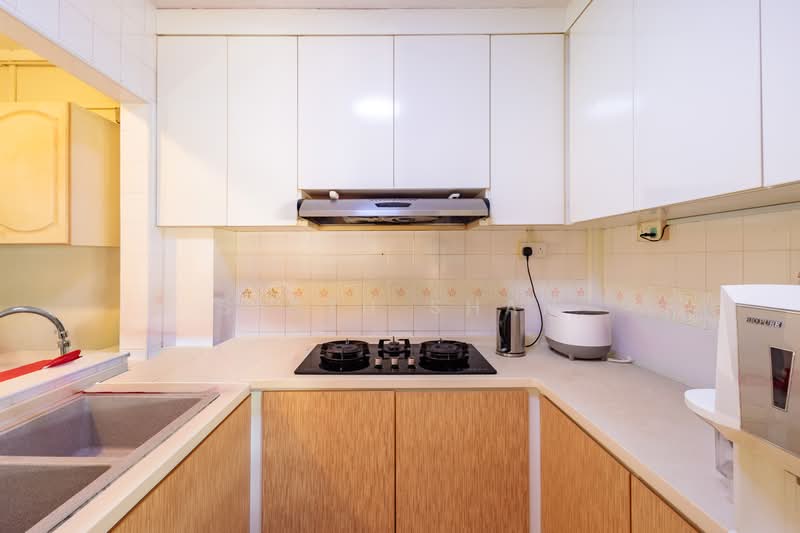 161 Pasir Ris Street 13, 161 Pasir Ris Street 13, 4 Bedrooms, 1,615 sqft, HDB Flat For Sale, by Sesth Shah, 500123191 - Kitchen - PropertyGuru.com.sg