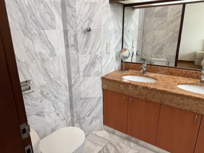 Richmond Park, 3 Bideford Road, 2 Bedrooms, 1,012 sqft, Condominium For Rent, by Foo Hoo Seng, 500123202 - Bathroom - PropertyGuru.com.sg