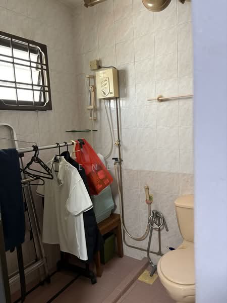 762 Bedok Reservoir View, 762 Bedok Reservoir View, 3 Bedrooms, 1,238 sqft, HDB Flat For Sale, by Irene Goh, 500123203 - Bathroom - PropertyGuru.com.sg