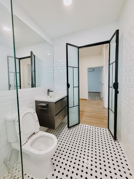 Lewis Road, , 3 Bedrooms, 1,507 sqft, Walk-up Apartment For Rent, by Kuanyee Goh, 500123233 - Bathroom - PropertyGuru.com.sg