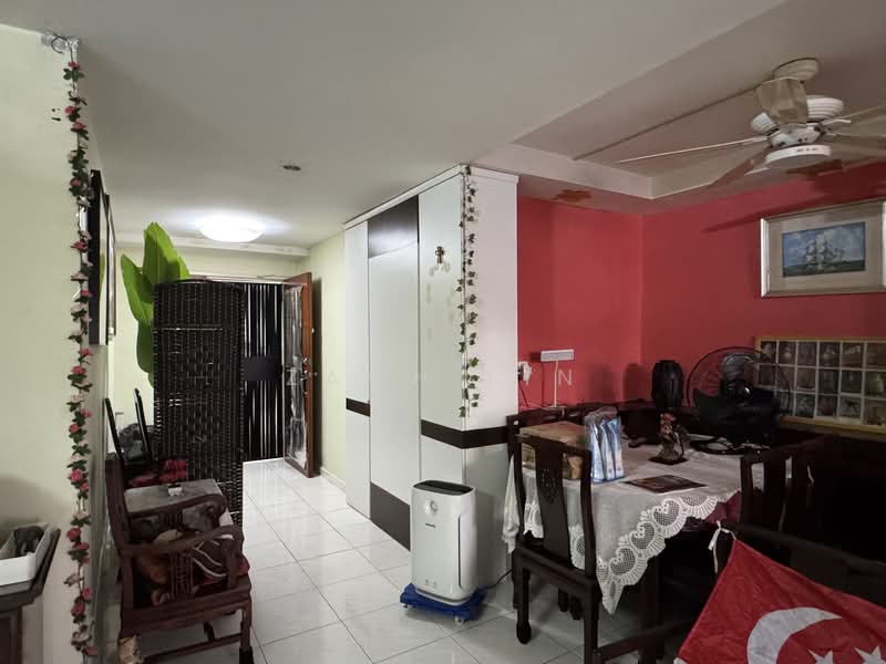 341A Sembawang Close, 341A Sembawang Close, 4 Bedrooms, 1,410 sqft, HDB Flat For Sale, by Zach Lin, 500123246 - Living Room - PropertyGuru.com.sg
