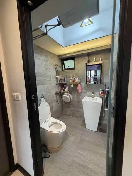 86 Dawson Road, 86 Dawson Road, 3 Bedrooms, 893 sqft, HDB Flat For Sale, by Melissa Goh, 500123262 - Bathroom - PropertyGuru.com.sg