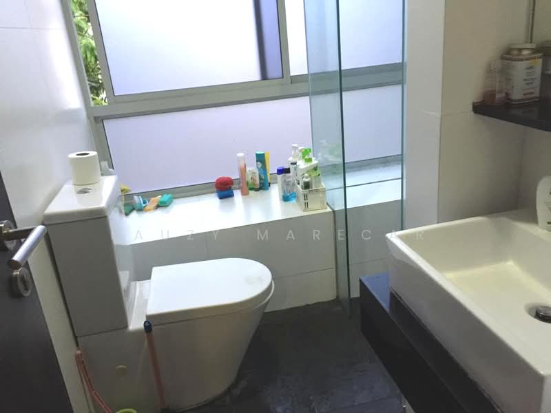 Suites @ Amber, 30 Amber Road, Room Rental, 110 sqft, Condominium For Rent, by Fauzy Marecar, 500123276 - Bathroom - PropertyGuru.com.sg