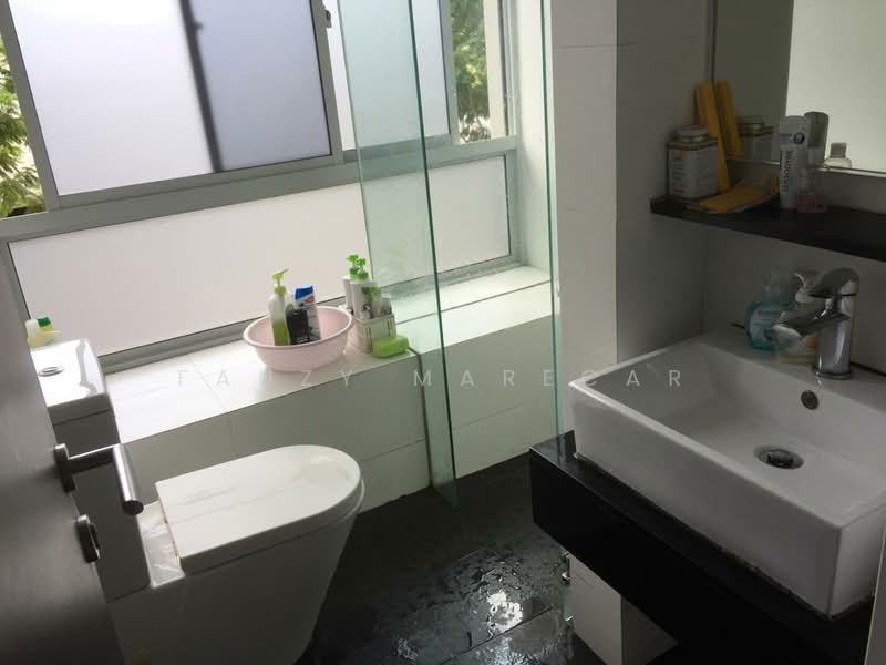 Suites @ Amber, 30 Amber Road, Room Rental, 110 sqft, Condominium For Rent, by Fauzy Marecar, 500123276 - Bathroom - PropertyGuru.com.sg