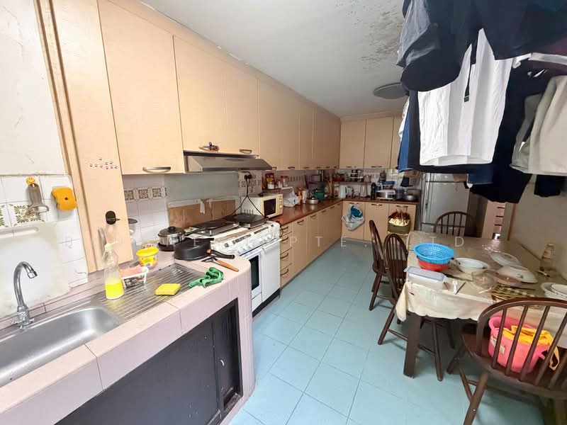 648 Ang Mo Kio Avenue 5, 648 Ang Mo Kio Avenue 5, 3 Bedrooms, 1,302 sqft, HDB Flat For Sale, by KENNETH CHUA, 500123281 - Kitchen - PropertyGuru.com.sg