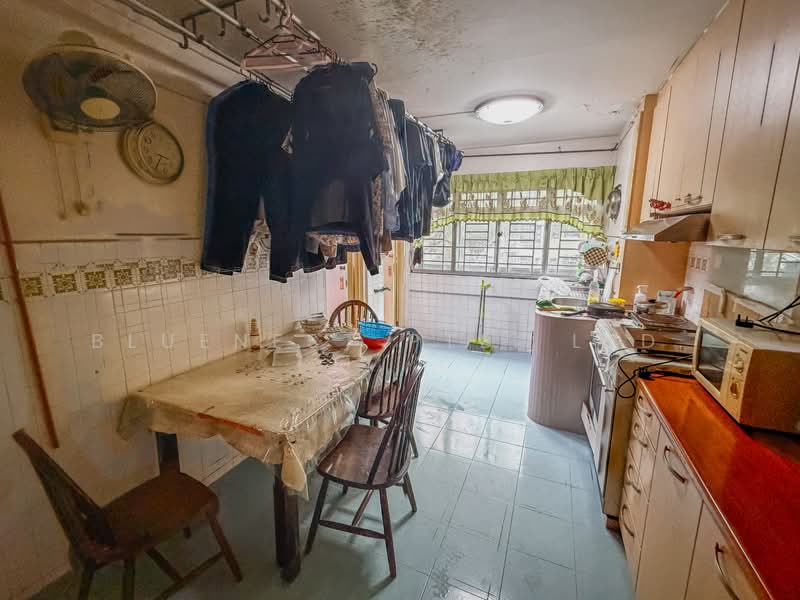 648 Ang Mo Kio Avenue 5, 648 Ang Mo Kio Avenue 5, 3 Bedrooms, 1,302 sqft, HDB Flat For Sale, by KENNETH CHUA, 500123281 - Kitchen - PropertyGuru.com.sg